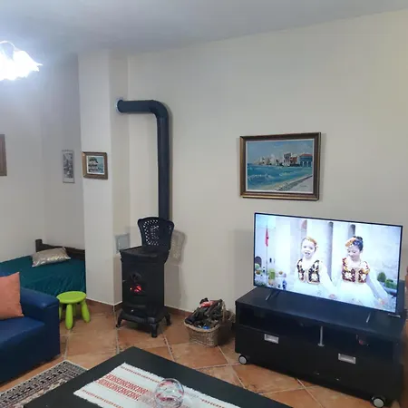 Stadiumi House Apartman