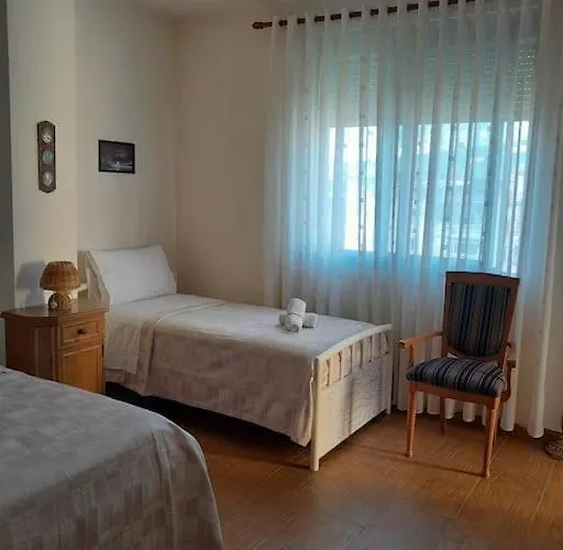 Stadiumi House Pogradaş