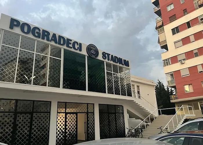 Stadiumi House * Pogradaş